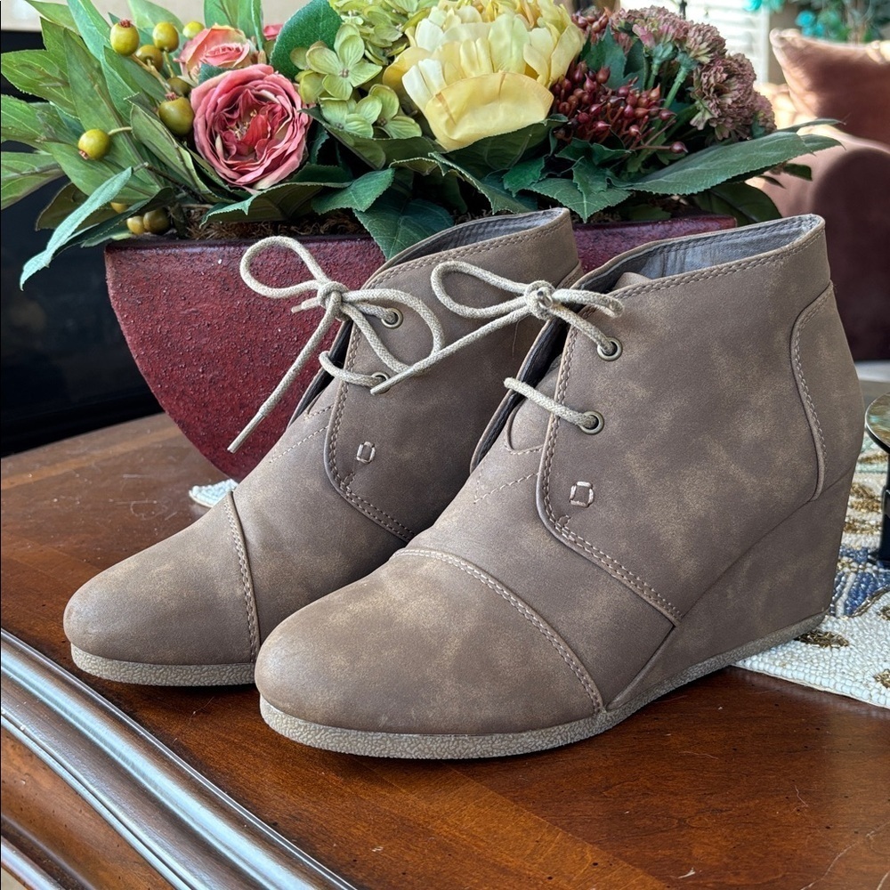 Brand New Natural Reflections Brown Vegan Leather Lace Up Wedge Ankle Boots - Picture 5 of 14